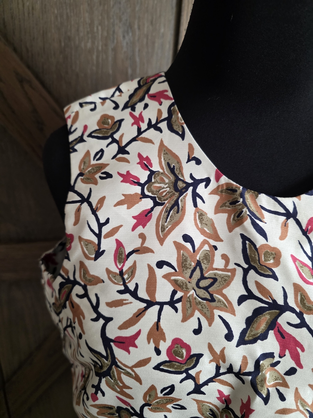 Tory Burch Cream Floral Sleeveless Dress - Picture 5 of 5
